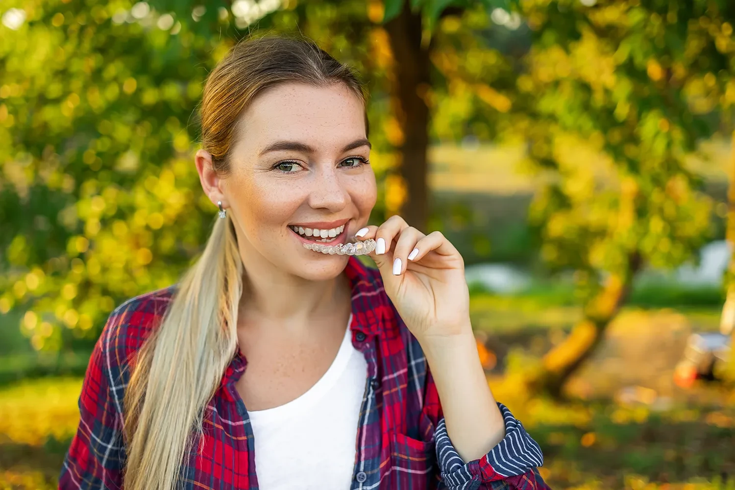 Dentist Performing Oral Examination – Elite Dental Inverness FL