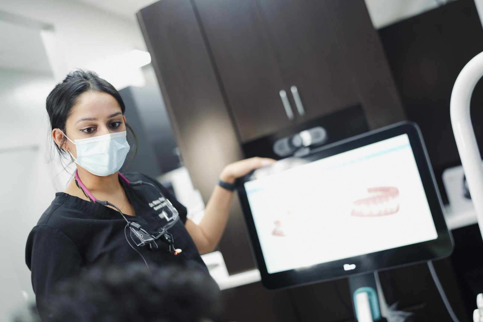 Dentist Performing Oral Check-up – Elite Dental Inverness FL