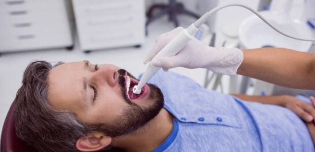 Dentist Explaining X-Ray Results – Elite Dental Inverness FL